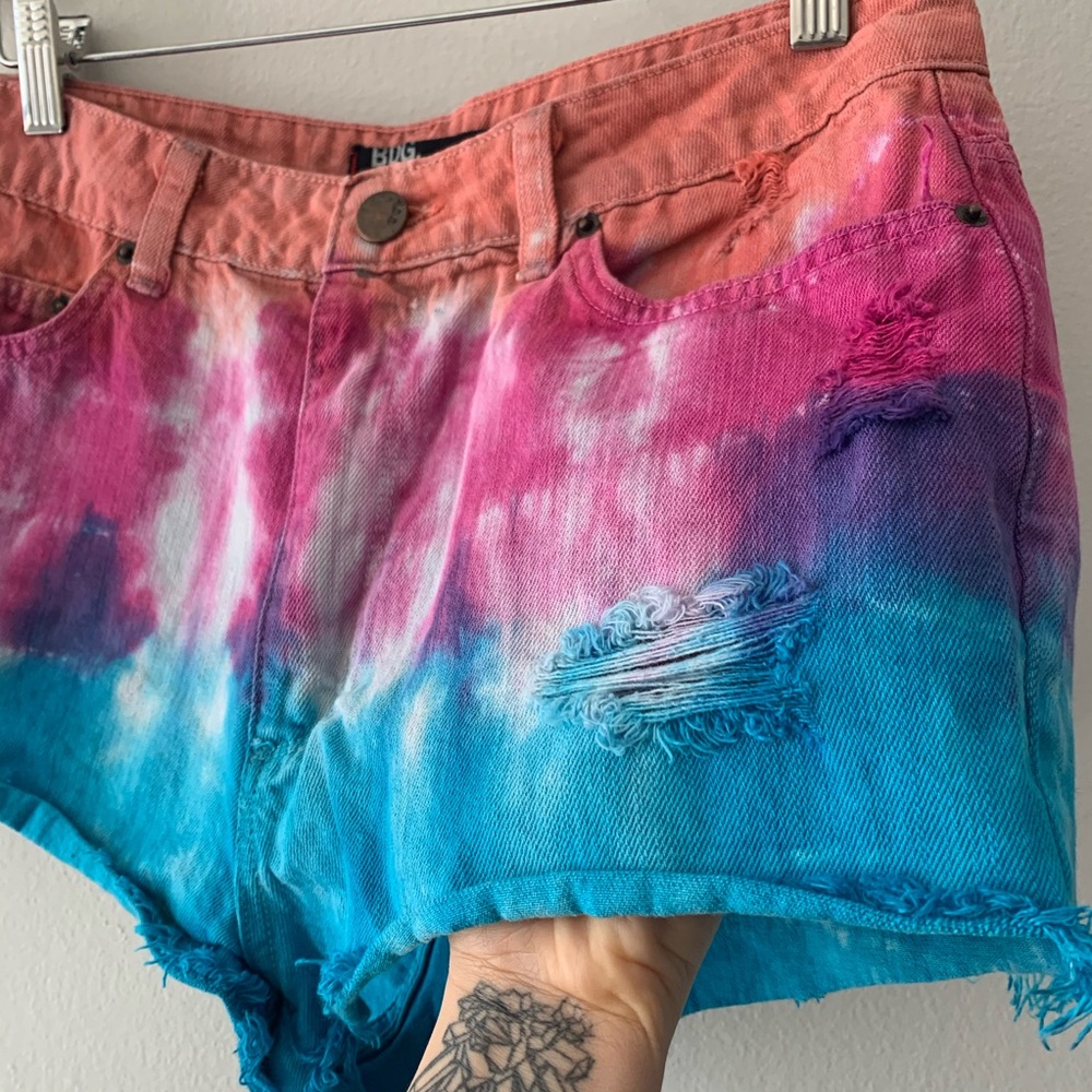 BDG urban outfitters tie dye denim shorts 31